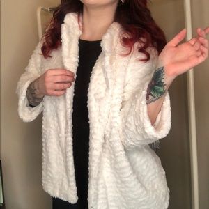 Vintage Alfred Dunner white faux fur coat size 10